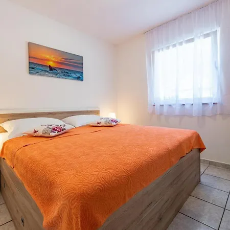 Two-bedroom In * Vir