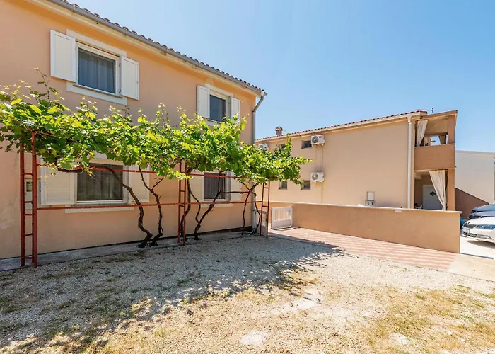 Two-bedroom In Apartmán Vir